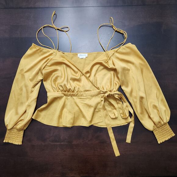 NWOT Lovers + Friends Hopeless Romantic Wrap Blouse Size Small - Picture 2 of 7